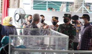 Panglima TNI dan Kapolri Tinjau Vaksinasi di Pabrik Sukuntex dan Pura Terban Kudus Dukung Program 1 Juta Sehari