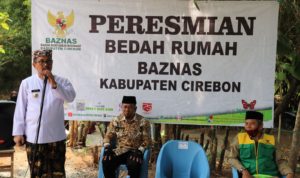 Baznas Kabupaten Cirebon Bantu Bangun Rutilahu Warga Pamengkang