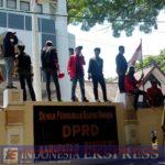 Massa ARAB Gelar Demonstrasi di Depan DPRD Bantaeng
