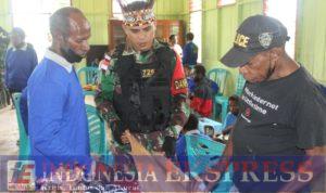 Tingkatkan Nilai Jual Kerajinan Khas Papua, Dinas Koperasi dan Satgas Yonif 725/Woroagi Berikan Pelatihan UKM Masyarakat Perbatasan