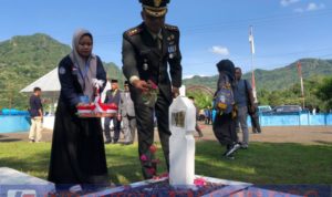 Dandim 1422/Maros Mengikuti Upacara Hari Pahlawan Bersama Forkopimda Maros