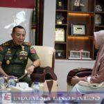 Berita Viral Nuraini Si Gadis Kuat Pemanggul Semen Akhirnya Ditemui Pangdam XIV/Hasanuddin