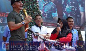 Semarak HUT TNI ke-78 , Satuan TNI (AD, AL, AU) Di Wilayah Kodam XIV/Hsn Bersama Seluruh Stake Holder Melaksanakan Pesta Rakyat, Bazar, Bhakti Kesehatan dan Bhakti Sosial