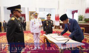 Panglima TNI Menjadi Saksi Suksesi Kepemimpinan TNI AD di Istana Negara