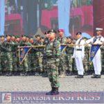 Pangdivif 3 Kostrad Mayjen TNI Choirul Anam, S.E., M.M. Komandan Upacara HUT Ke-78 TNI