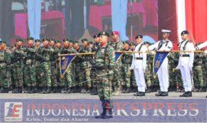 Pangdivif 3 Kostrad Mayjen TNI Choirul Anam, S.E., M.M. Komandan Upacara HUT Ke-78 TNI