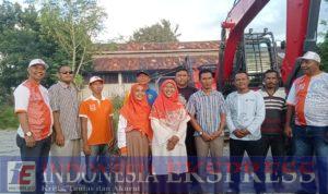 Serahkan 1 Unit Excavator Anggota Komisi IV DPR RI Fraksi PKS Saadiah Uluputty Sebut Ini Hadiah Untuk Ulang Tahun Desa Waimital Ke-69