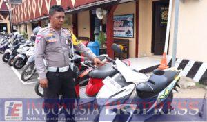 Sat Lantas Polres Soppeng Amankan Dua Unit Sepeda Motor yang Viral Melakukan Standing Dijalan Raya