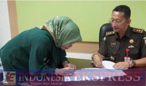 Penyerahan dan Penahanan Dua Tersangka Kasus Tipikor KONI Sumatera Selatan