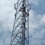 Aksi Heroik Babinsa Kodim 1417/Kendari Panjat Tower Telkomsel Demi Selamatkan Siswa yang Mencoba Bunuh Diri