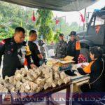 Unit Brimob Polda NTT Menjadi Pahlawan Kemanusiaan dengan Menyediakan Dapur Lapangan untuk Korban Erupsi Gunung Lewotobi