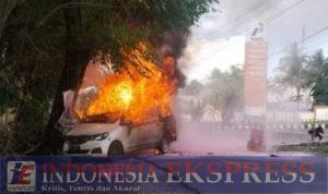 Usai Isi BBM di SPBU Watubangga Kolaka, Sebuah Minibus Terbakar Habis
