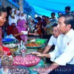 Presiden Jokowi Tinjau Stabilitas Harga di Pasar Lacaria Jelang Idul Adha