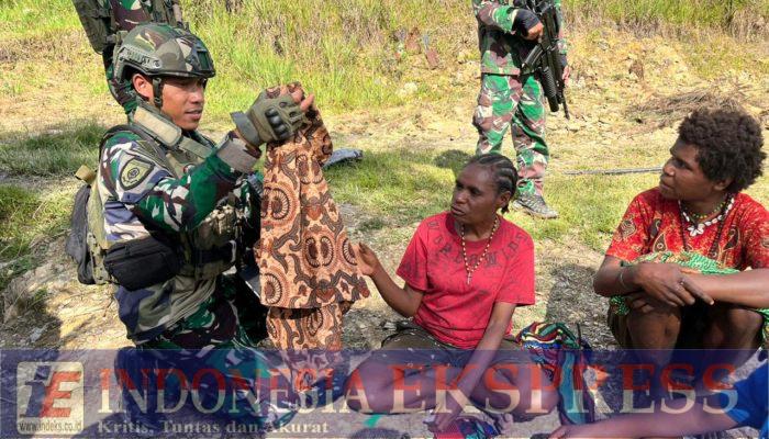 Satgas Yonif 509 Kostrad Berbagi Keceriaan di Kampung Holomama, Intan Jaya