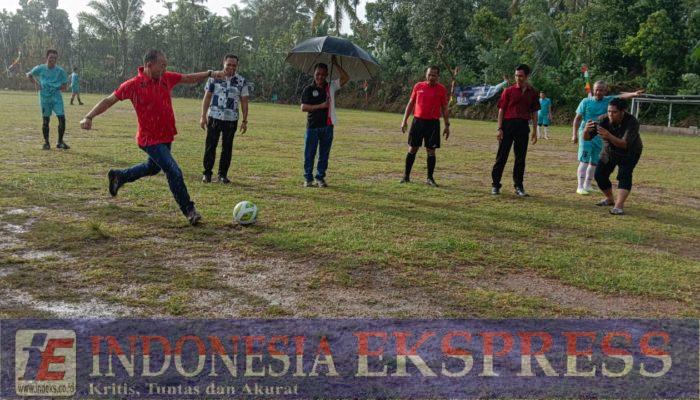 Guyuran Hujan Tidak Membuat Surut H. Mulkan Pimpin Ps Bangka Setara FC Berlaga