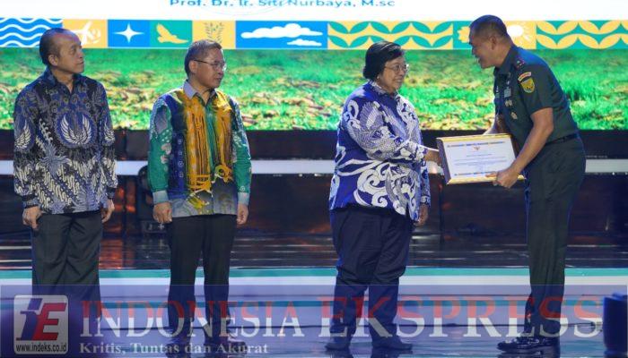 Korem 044/Gapo Terima Penghargaan Pada Malam Penganugerahan Festival LIKE 2024