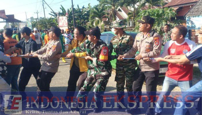 Karya Bakti Anggota Koramil 1417-02/Wawotobi Antisipasi Pohon Tumbang