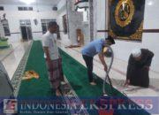 Tak Perlu Tunggu, Peduli Terhadap Jamaah Masjid, H.Suwardi Haseng Serahkan Vacuum Cleaner