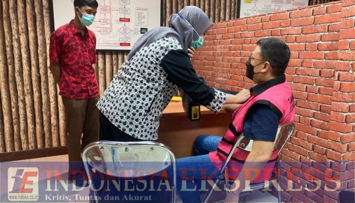 Penyerahan Tersangka dan Barang Bukti (Tahap II) Terhadap Tersangka FL dalam Perkara Komoditas Timah