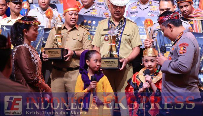 Kapolri dan Ketua Bhayangkari Sapa Dua Anak Pemenang Lomba Setapak Perubahan