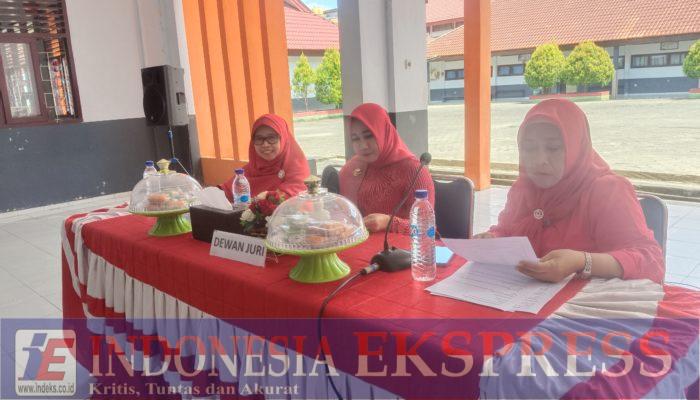 Lomba Masak Non Beras SMKN 1 Kendari di Hadiri Ketua Dharma Wanita Persatuan Dikbud Sultra