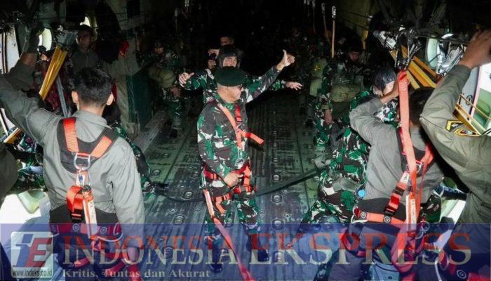 Pangdivif 3 Kostrad Tinjau Langsung Latihan Terjun Statik Yonif 433 Kostrad