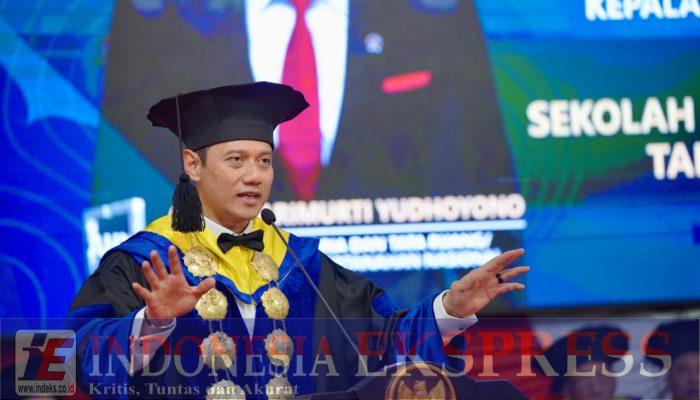 Wisuda 702 Taruna Sekolah Tinggi Pertanahan Nasional, Menteri AHY: Jangan Pernah Berhenti Belajar