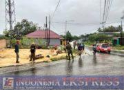 Bersama Warga Binaan Anggota Koramil Poasia Kodim 1417/Kendari Lakukan Karya Bakti