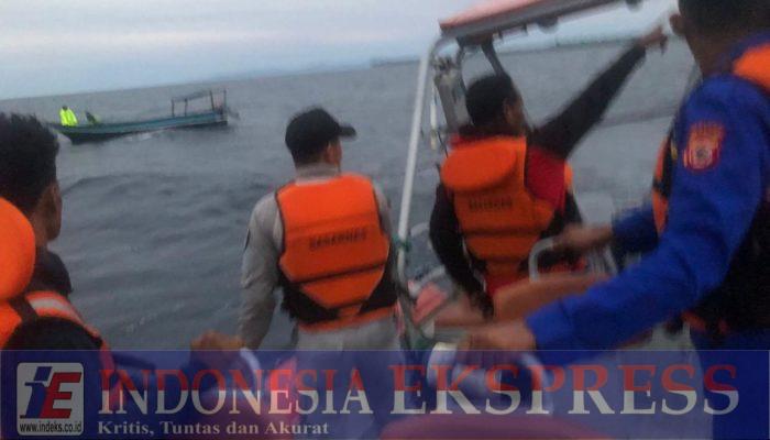 Bakamla RI Evakuasi Long Boat Mati Mesin di Perairan Kota Tual