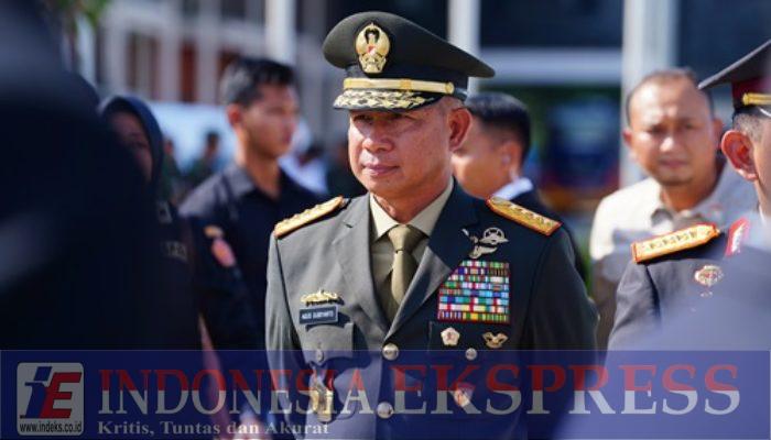 Panglima TNI Hadiri Acara Pelepasan Presiden ke-7 Jokowi dan Penyambutan Presiden Terpilih Prabowo Subianto