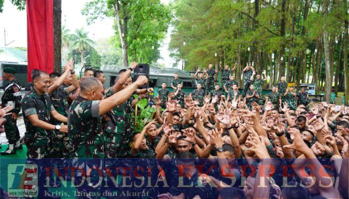 Panglima Divisi 2 Kostrad, Hujan Adalah Kawan