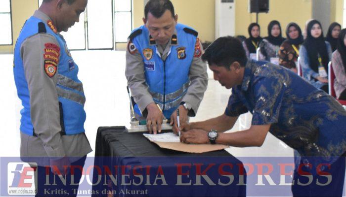 Polda Sultra Gelar Penandatanganan Pakta Integritas dan Pengambilan Sumpah Seleksi Bakomsus Polri 2025