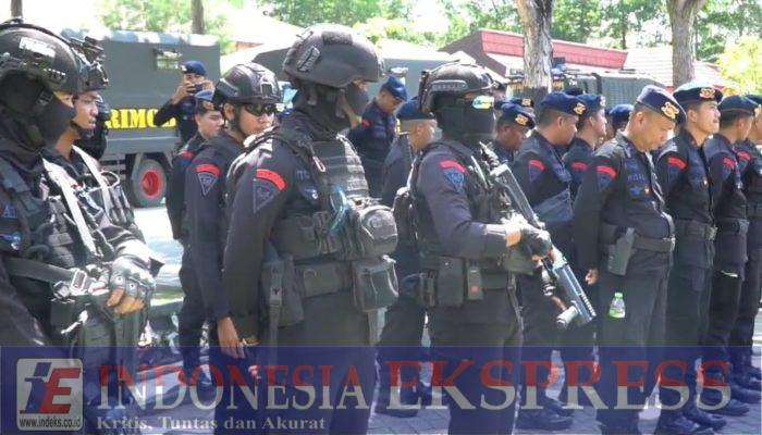 Pastikan Keamanan Pemungutan Suara Pilkada 2024, Satgas Brimob Polda Sultra Patroli dan Sambang Ke Lokasi TPS