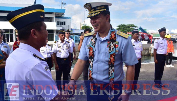 Bakamla RI Sambut Kapal PCG BRP Gabriela di Dermaga Bitung