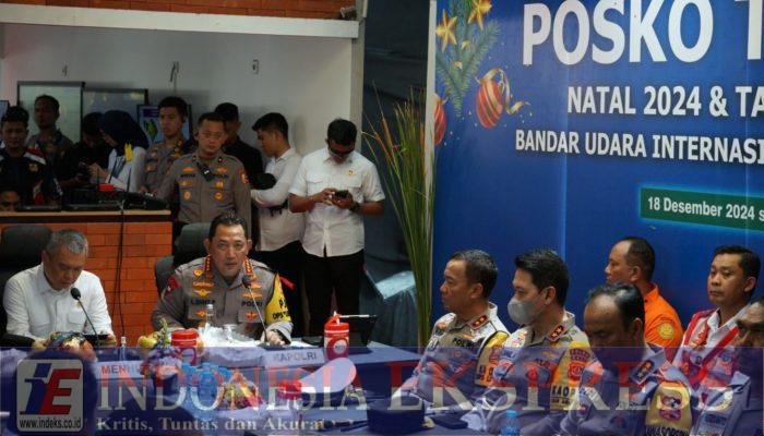 Kapolri & Panglima TNI Tinjau Posko Terpadu Operasi Lilin 2024 di Bandara I Gusti Ngurah Rai