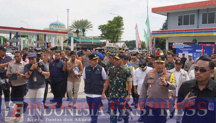Panglima TNI Tinjau Arus Mudik Natal 2024 dan Tahun Baru 2025 di Tol Jakarta-Cikampek
