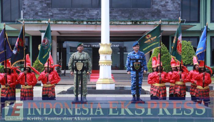 Pangkoopsud II  Dikukuhkan sebagai Warga Kehormatan Divisi Infanteri 3 Kostrad