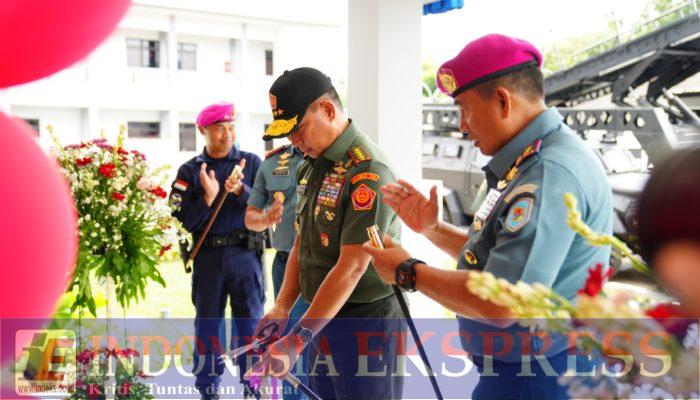 Panglima TNI Resmikan Gedung Trisula Denjaka dan Serahkan Ransus Mobile Dual Ramp System