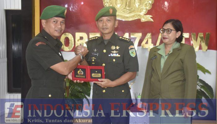 KOREM 174/ATW MENYELANGGARAKAN ACARA PENYERAHAN JABATAN KASI LOG KASREM 174/ATW DAN TRADISI KORPS PELEPASAN