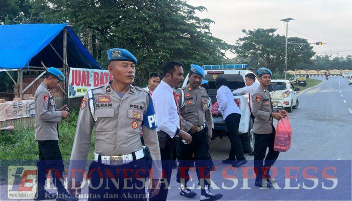 Bakti Sosial Divpropam Polri, Baksos di Kawasan Pemulung dan Bagikan Takjil di Kota Kendari