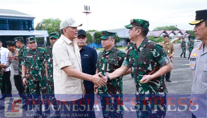 Pangkoops Udara II Sambut Kedatangan dan Keberangkatan Menhan RI di Makassar