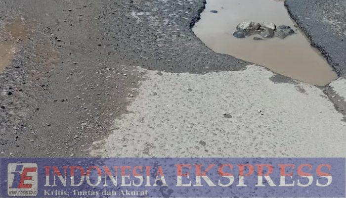 Jalan Penghubung Soppeng-Wajo Rusak Parah, Warga Keluhkan Minimnya Perhatian Pemerintah