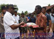 PEMDA MERAUKE BERSAMA TNI-POLRI SALURKAN BANTUAN KEPADA WARGA TERDAMPAK BANJIR ROB
