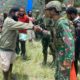 “Semangat Paskah: Satgas TNI Tanam Harapan Lewat Bibit Jagung dan Sayur”