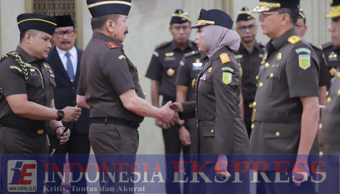 Jaksa Agung Lantik 6 Kepala Kejaksaan Tinggi, Salah Satunya Kajati Kalbar