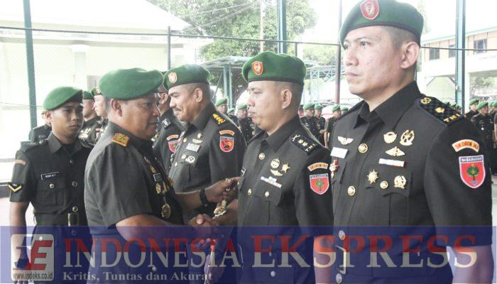 Brigjen TNI R. Wahyu Sugiarto Pimpin Sertijab Pejabat Utama Korem 143/Halu Oleo