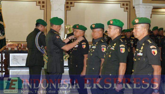 Pangdam V/Brawijaya Lantik Danrem 083/Baladhika dan Kajasdam V/Brawijaya