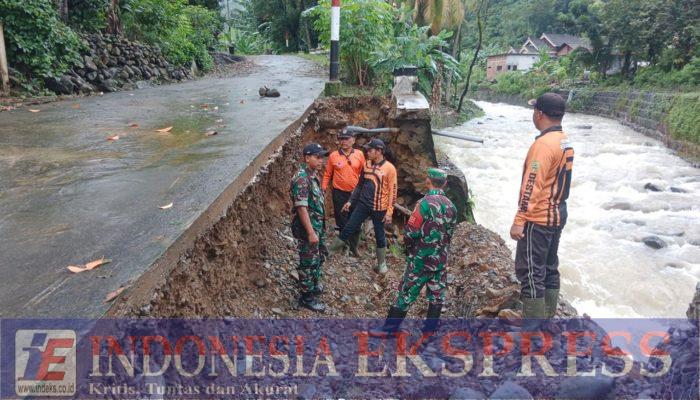 Tanggul Ambles, Akses Jalan Terancam! Respons Cepat Babinsa & TRC BPBD Munjungan