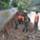 Tanggul Ambles, Akses Jalan Terancam! Respons Cepat Babinsa & TRC BPBD Munjungan