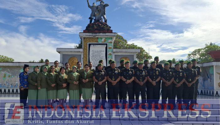 Ziarah Rombongan Warnai HUT Ke-79 Bintal TNI AD di TMP Kairagi Manado